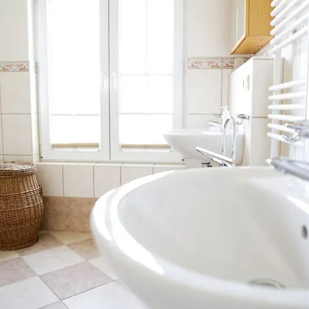 Reethaus Nr 02 Mit Schwimmbadnutzung In Sellin Kostenfrei Appartamento