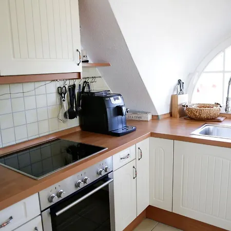 Apartment Reethaus Goehren Fewo2mit Meerblick, Schwimmbadnutzung In Sellin Kostenfrei